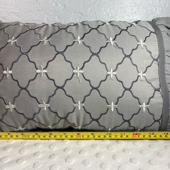 Home Essence Grey Damask 3 piece pillow set - Picture 12 of 14